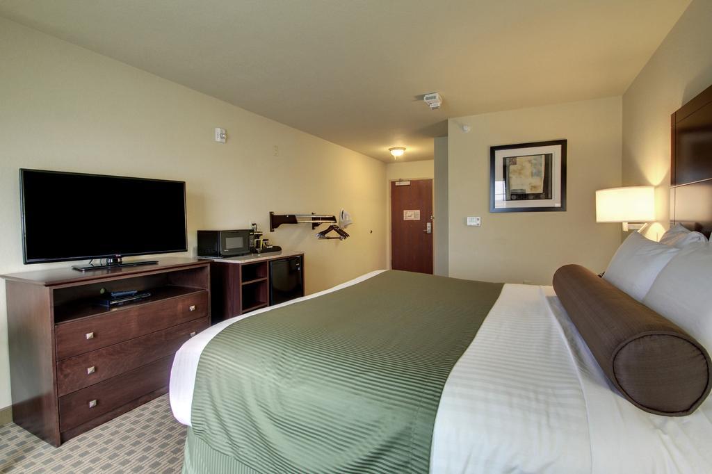 Cobblestone Inn & Suites - Avoca الغرفة الصورة